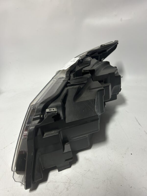 2014-2016 Acura MDX w/o Auto Leveling RH LED Headlight OEM