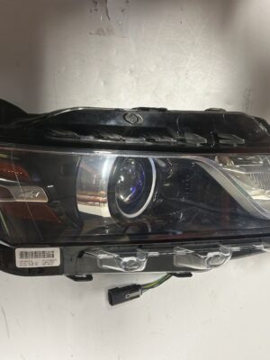 IMG_8820 2015-2018 Chevrolet Impala Opt T4A VIN Thru J9161741 Passenger Side Halogen Headlight OEM