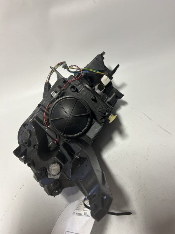 IMG_8823 2015-2018 Chevrolet Impala Opt T4A VIN Thru J9161741 Passenger Side Halogen Headlight OEM