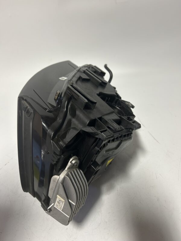 2013-2017 AUDI Q5 RIGHT PASSENGER HID HEADLIGHT OEM