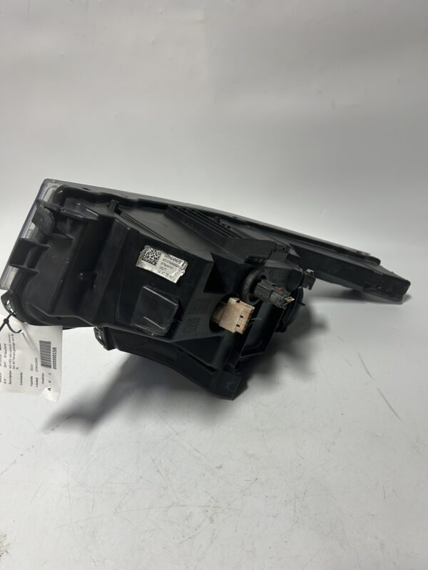 IMG_8959 2017-2019 GMC Acadia Passenger Side Halogen Headlight Assembly OEM