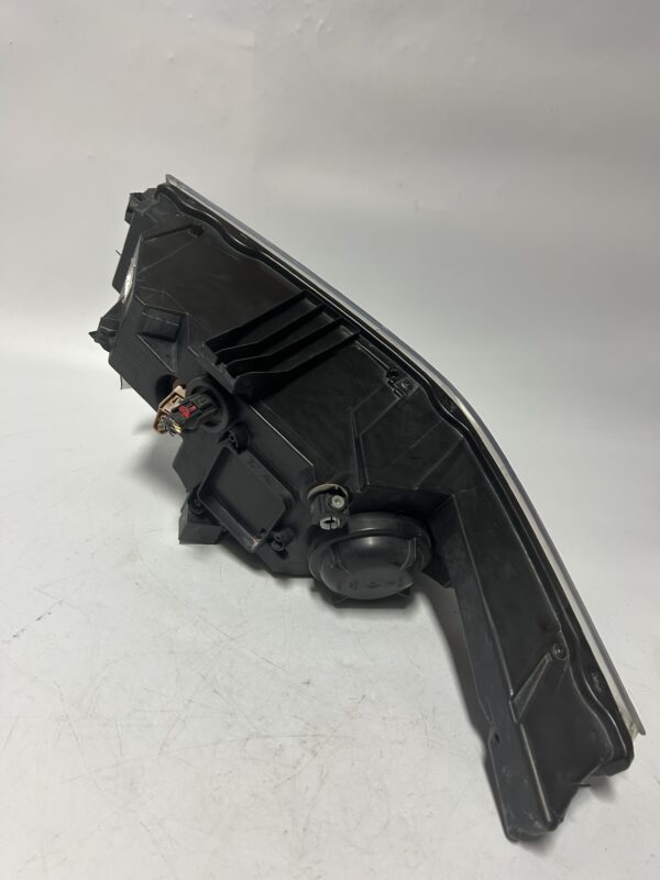 IMG_8960 2017-2019 GMC Acadia Passenger Side Halogen Headlight Assembly OEM