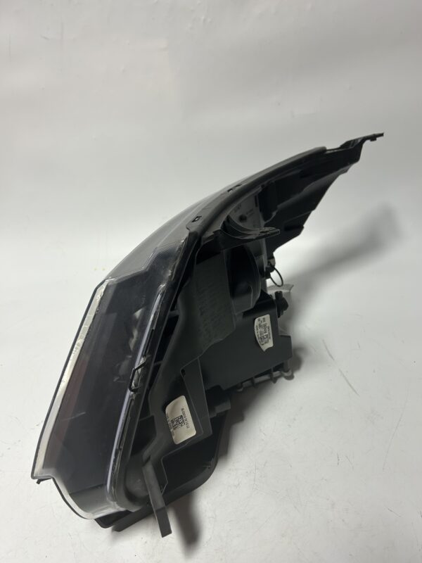 IMG_9034 2018-2019 Ford Explorer Passenger Right Headlight OEM