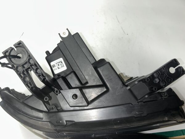 IMG_9152 2016-2019 GMC Sierra 1500 Right Passenger Headlight Assembly OEM