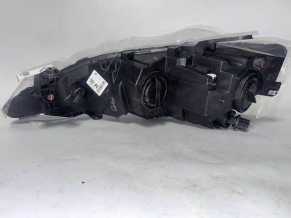 IMG_9206 2017-2025 Chrysler Halogen Right Side Headlight Assembly OEM