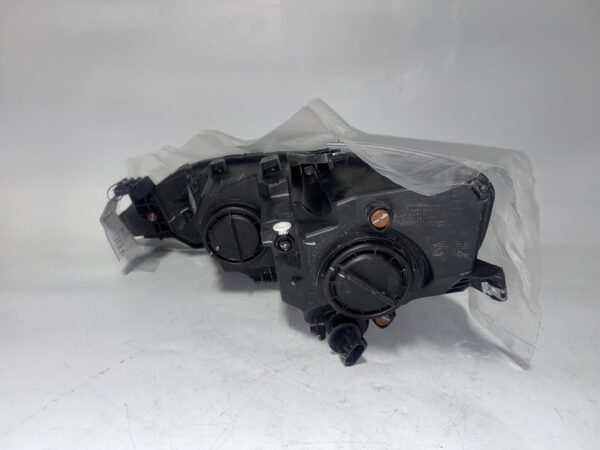 IMG_9209 2017-2025 Chrysler Halogen Right Side Headlight Assembly OEM