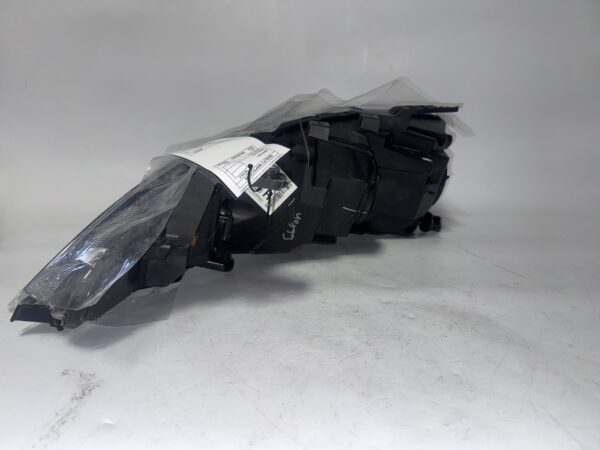 IMG_9210 2017-2025 Chrysler Halogen Right Side Headlight Assembly OEM