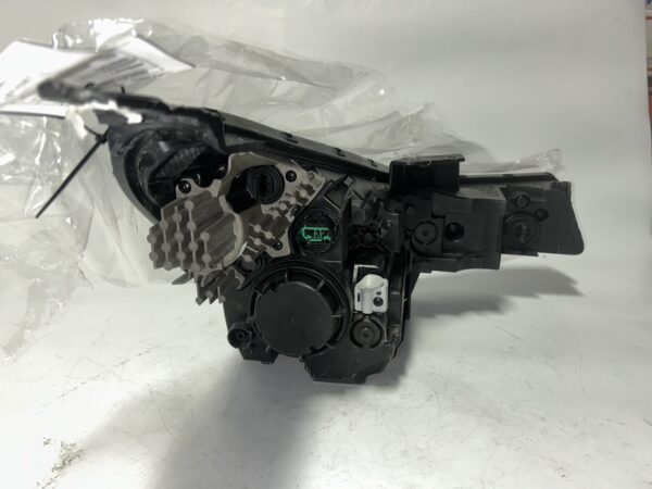 2021-2023 Hyundai Elantra LEFT LH DRIVER SIDE HEADLIGHT OEM