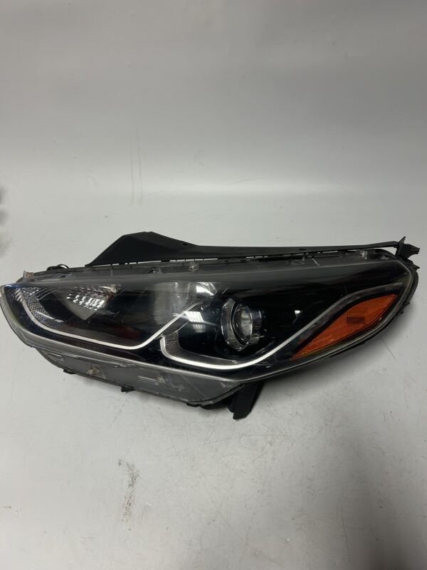 IMG_9370 2018-2019 HYUNDAI SONATA LEFT DRIVER SIDE HEADLIGHT OEM
