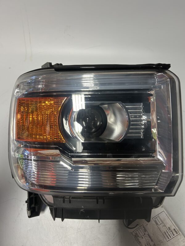 IMG_9391 2015-2019 GMC Sierra 1500 Right Front Headlight OEM