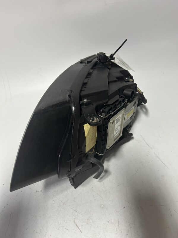IMG_9428 2013-2017 AUDI Q5 RIGHT PASSENGER HID HEADLIGHT OEM