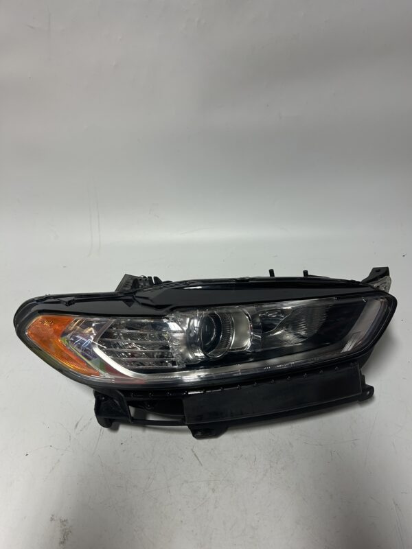 IMG_9480 2013-2016 FORD FUSION RIGHT SIDE HEADLIGHT LAMP ASSEMBLY OEM