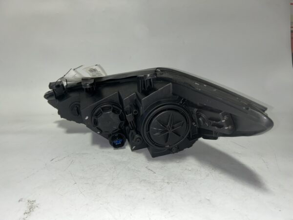 IMG_9644 2017-2018 Hyundai Elantra Passenger RH HeadLight Lamp OEM