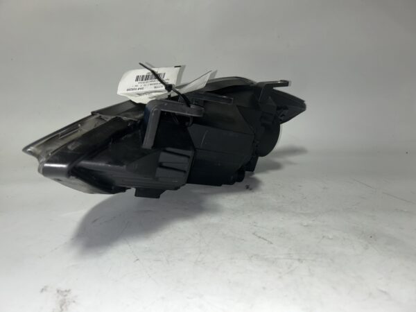 IMG_9645 2017-2018 Hyundai Elantra Passenger RH HeadLight Lamp OEM