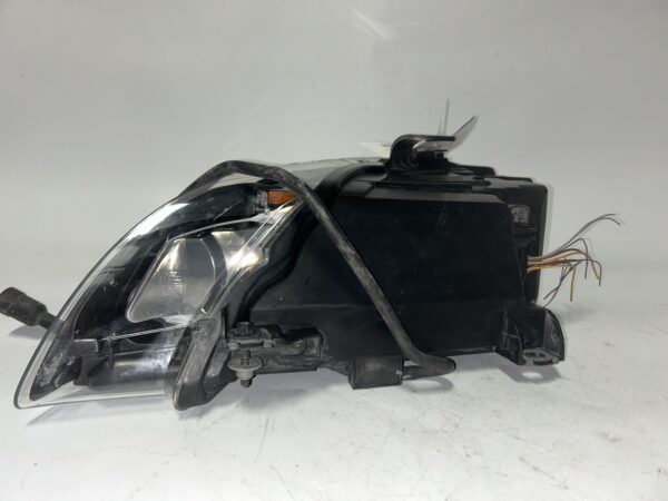 IMG_9902 2010-2015 Audi Q7 Xenon HID Right RH Passenger Side Headlight OEM