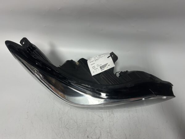 IMG_E2220 OEM 07-13 CHEVY AVALANCHE Passenger Side Right Headlamp Head Lamp Light