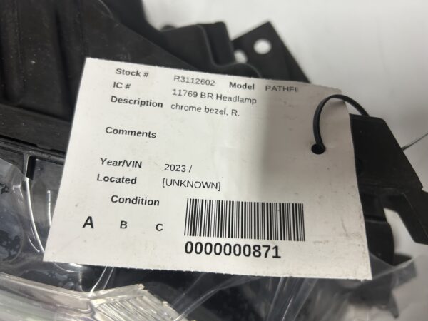 IMG_E2324 2021-2024 NISSAN PATHFINDER FULL LED CHROME BEZEL RIGHT 26010-6TA6A OEM