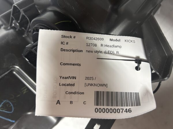 2025 Nissan Kicks FULL LED RIGHT PASSENGER 260107SF5A OEM