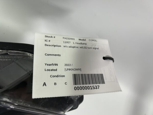 2022-2024 TOYOTA COROLLA CROSS LEFT LH DRIVER SIDE HEADLIGHT OEM 811500A240