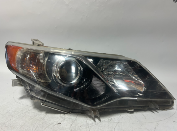 ScreenShot_2026-05-05_142048_824 2012-2014 TOYOTA CAMRY black trim (SE) Right side headlight OEM 8111006800