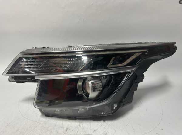 2021-2023 Kia Seltos Left side Halogen w/led Headlight 92101-Q5020