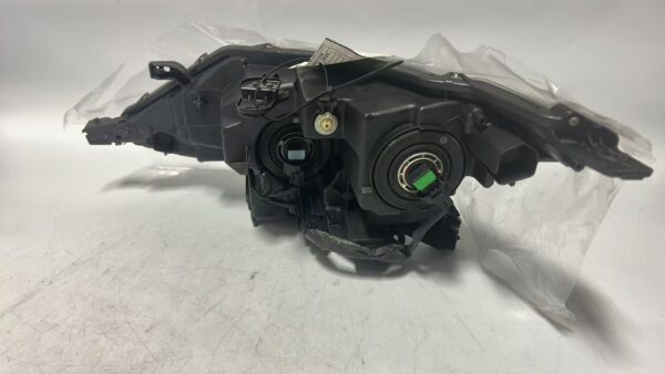 2017-2019 Nissan Rogue Sport Right Passenger HeadLight Lamp OEM